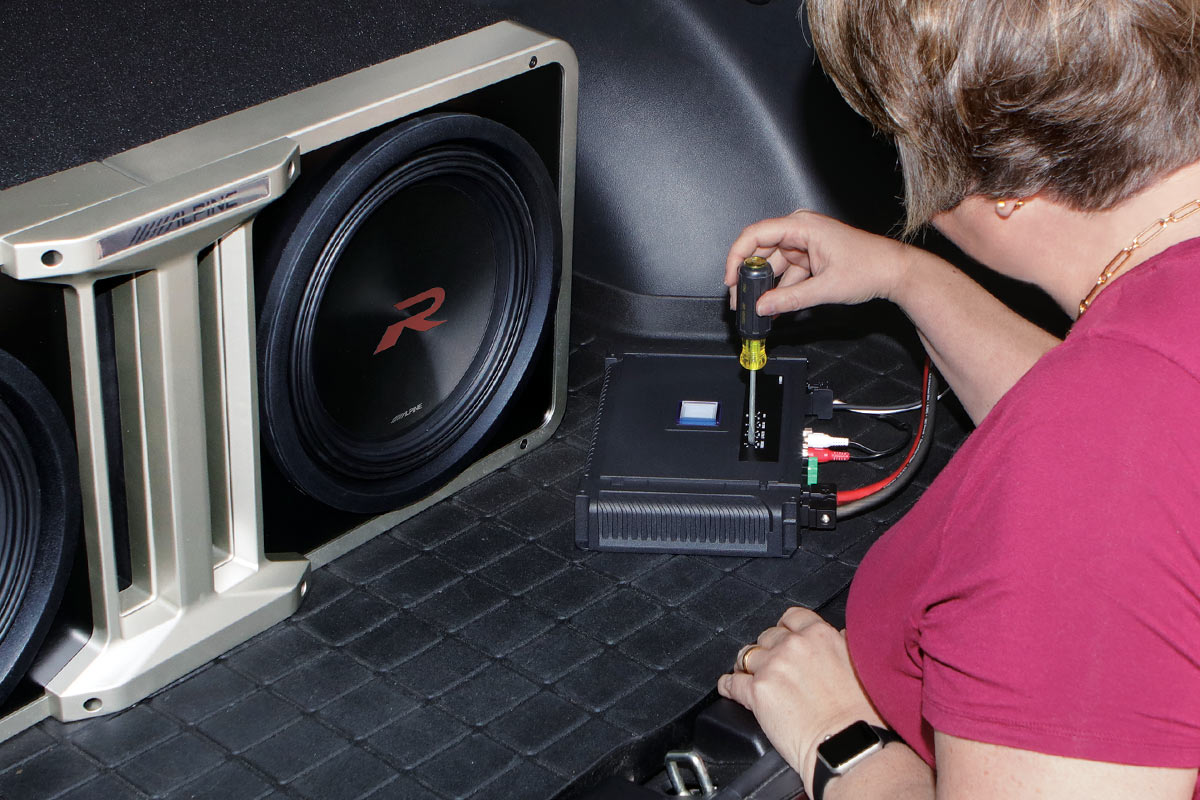 How to make the bass in your car sound its best (1)